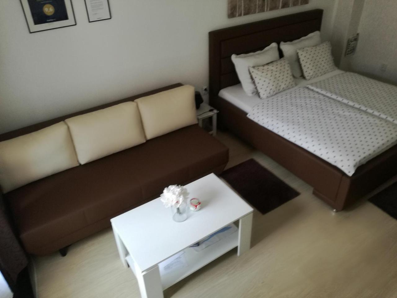 Guesthouse Coco Slavonski Brod Exterior photo